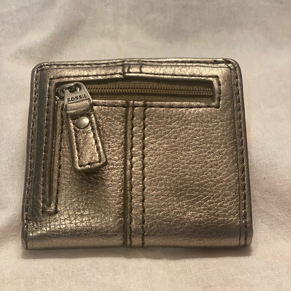 Fossil Bifold Ladies Wallet - Picture 3 of 6